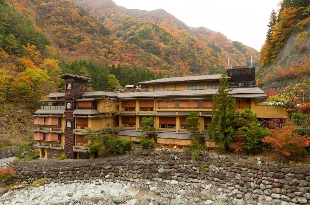 Nishiyama Onsen Keiunkan najstarszy hotel na świecie