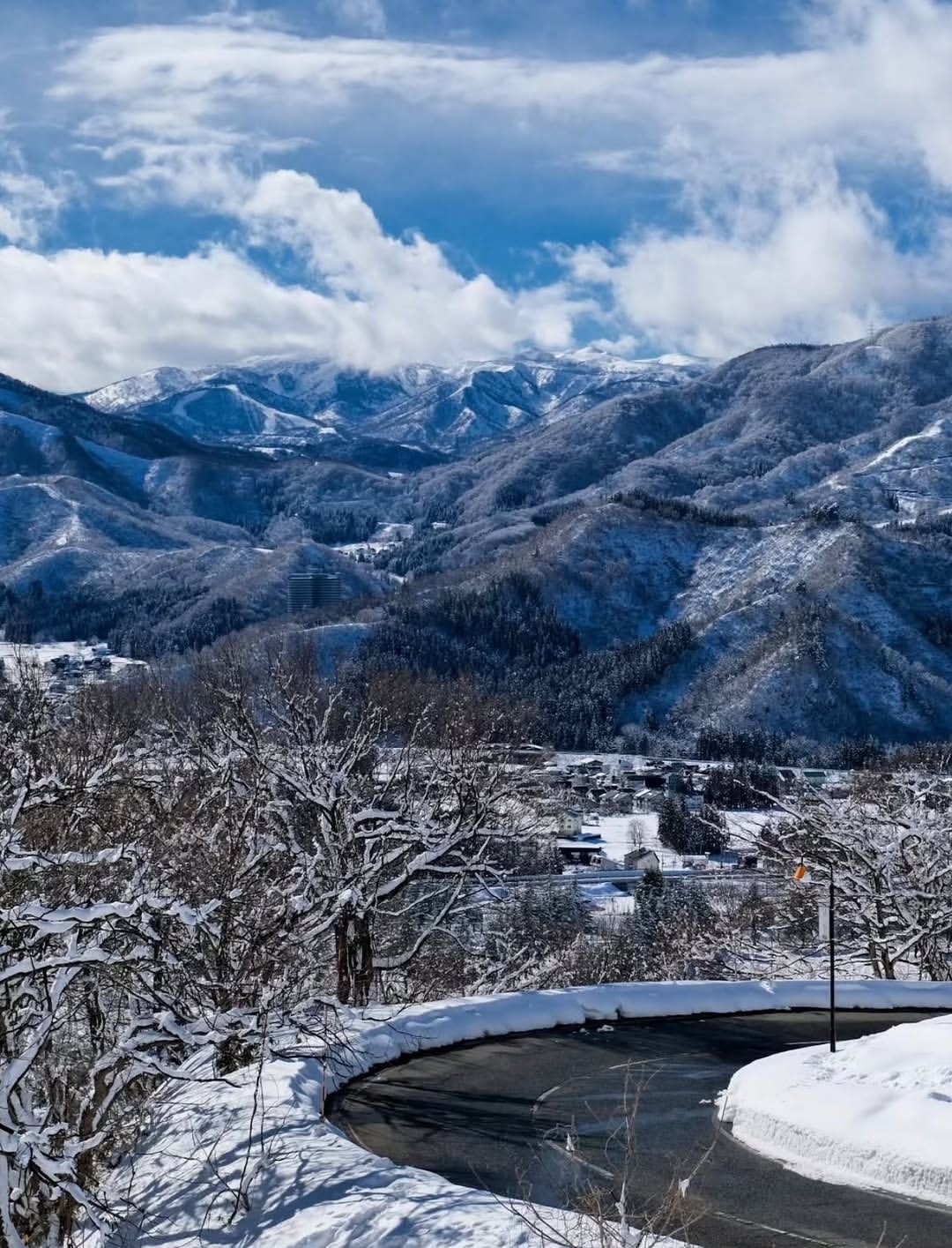 Yuzawa Japońska Kraina Śniegu, Onseny i Sake